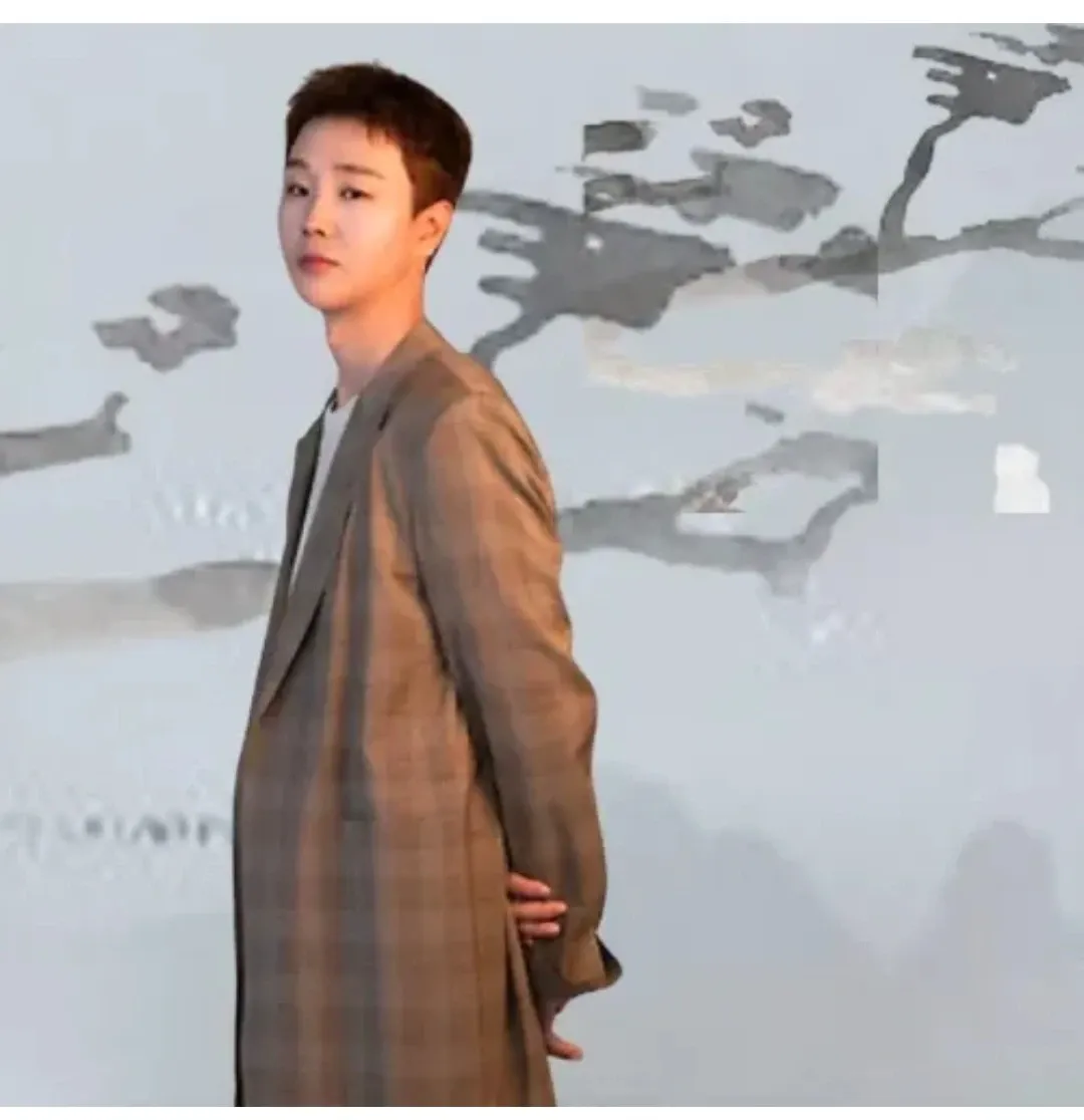 Latest photo of Song Minjun