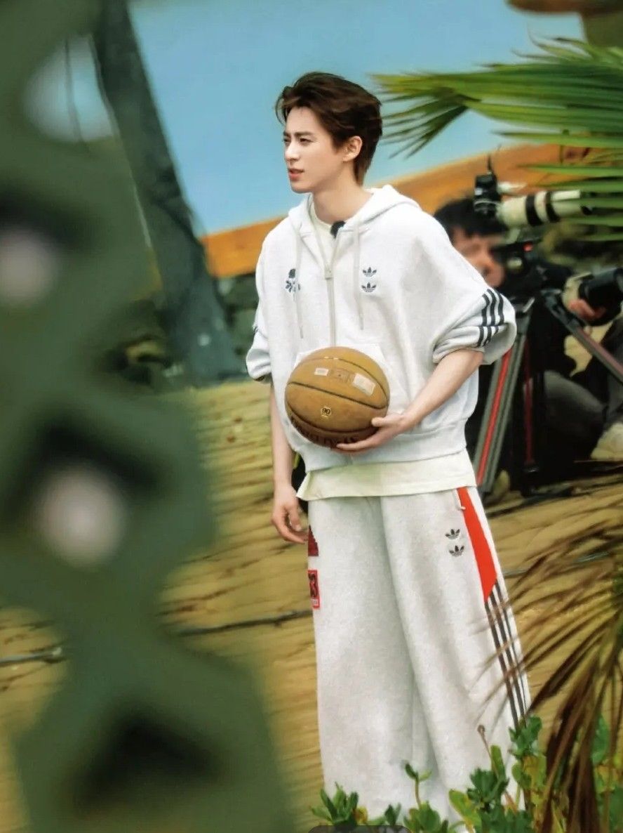 Behind-the-scenes cut of Dylan Wang