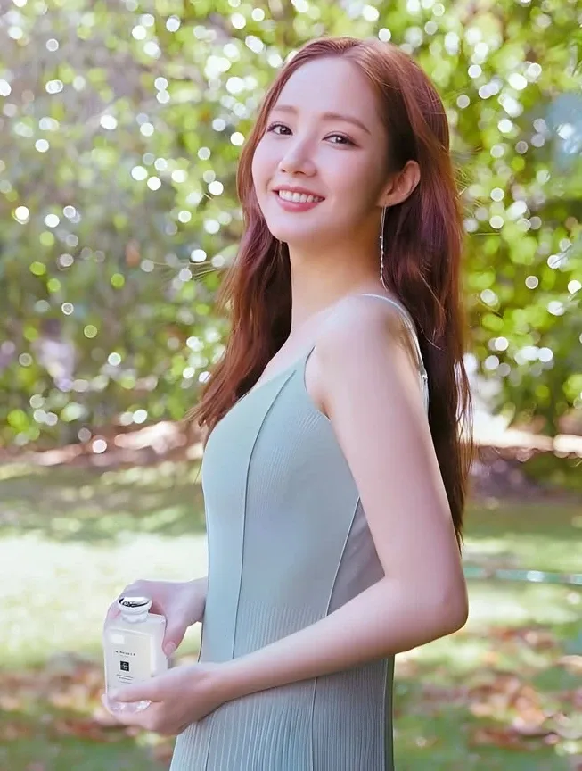 Recent activity shot of Park Minyoung