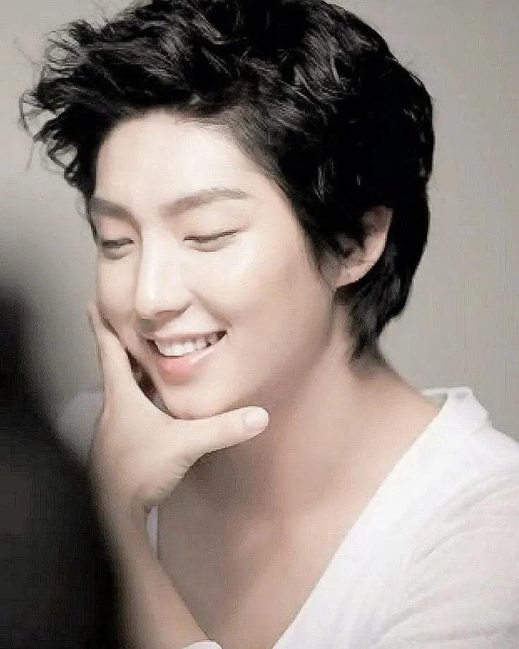 Recent activity shot of Lee Joongi