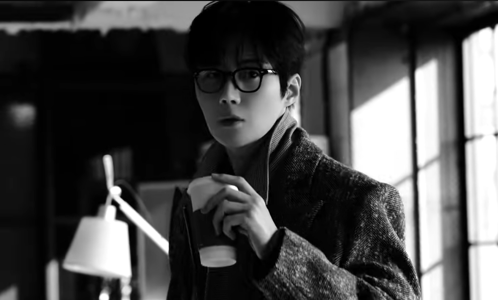 Behind-the-scenes cut of Kim Seonho