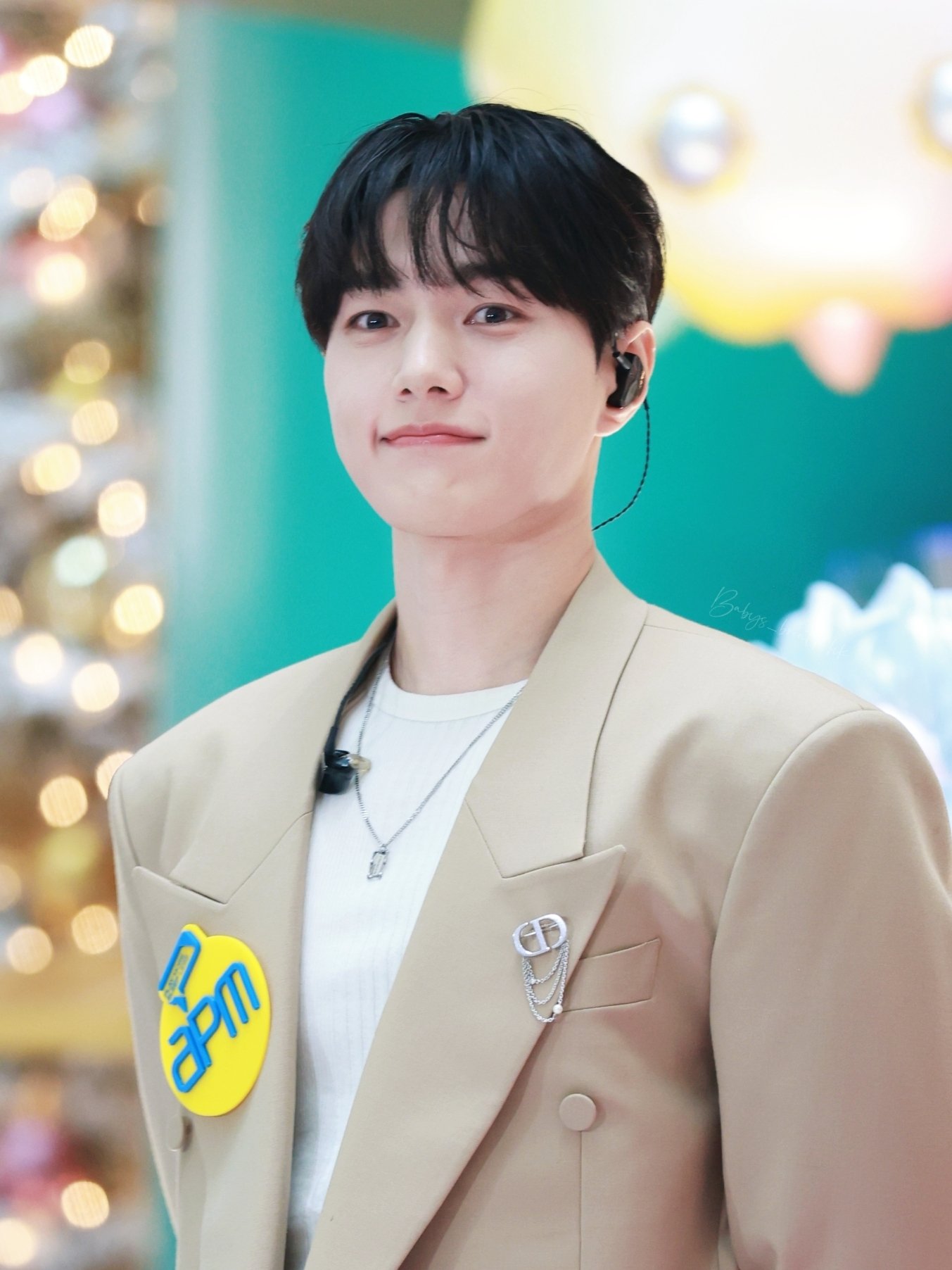 Recent activity shot of Kim Myungsoo (L)