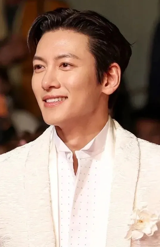 Explosively popular post in Choeaedol Celeb community
