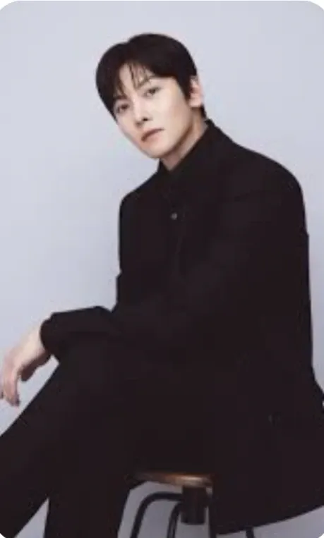 Behind-the-scenes cut of Ji Changwook