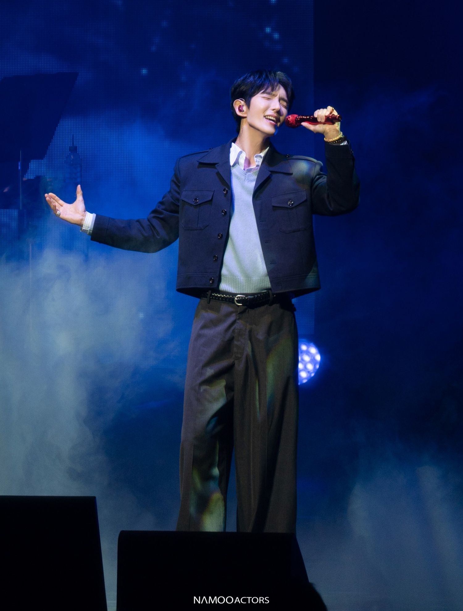 Behind-the-scenes cut of Lee Joongi