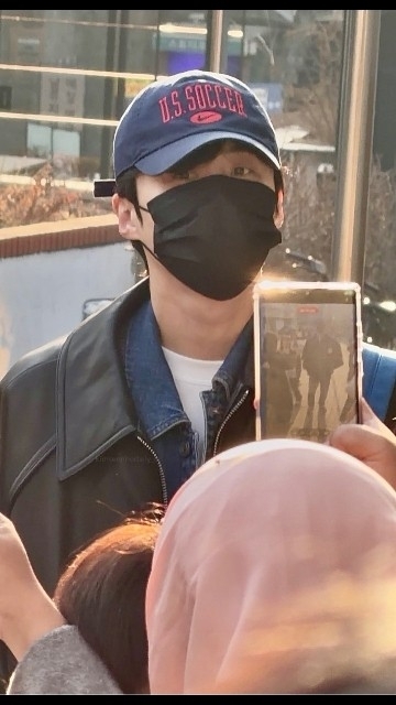 Behind-the-scenes cut of Kim Seonho