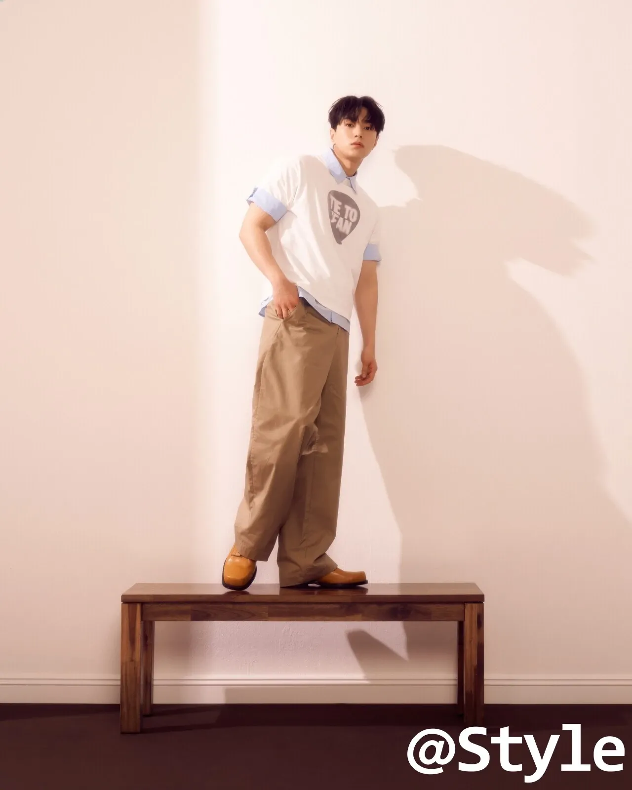Recent activity shot of Kim Myungsoo (L)