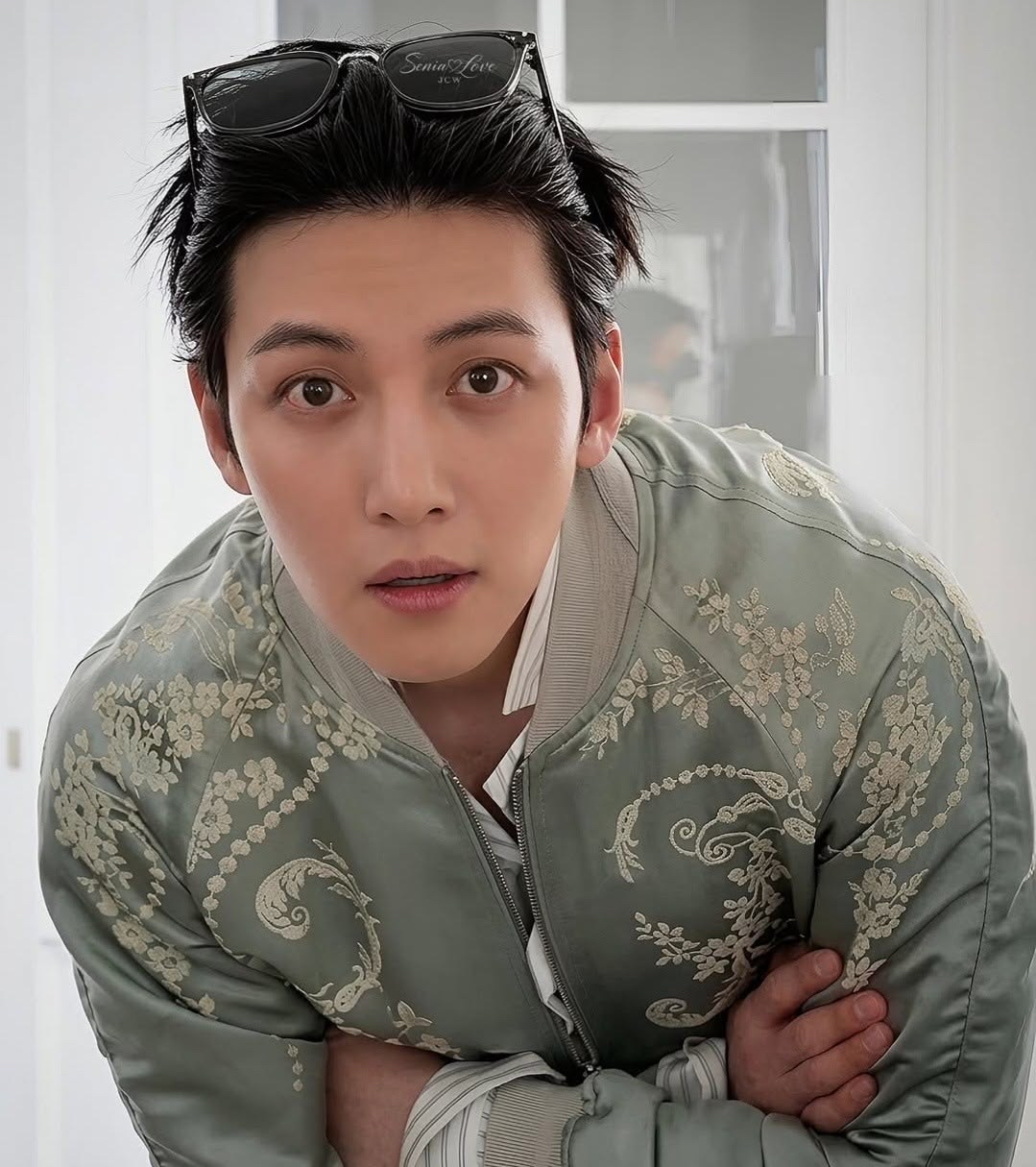 Behind-the-scenes cut of Ji Changwook