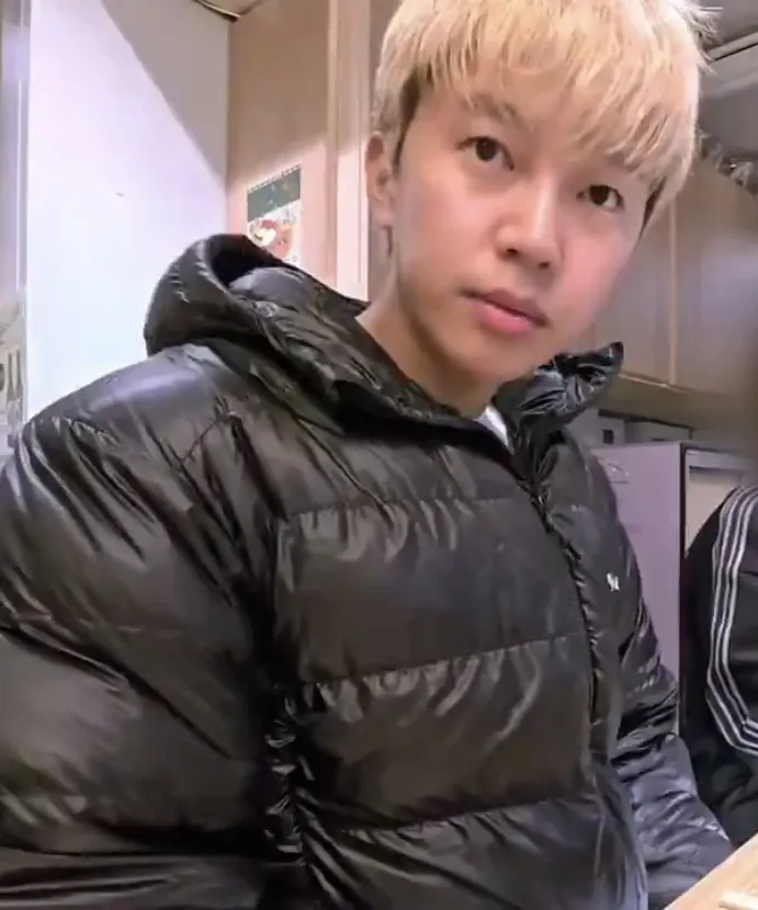 A moment captured by a fan of Lim Youngwoong