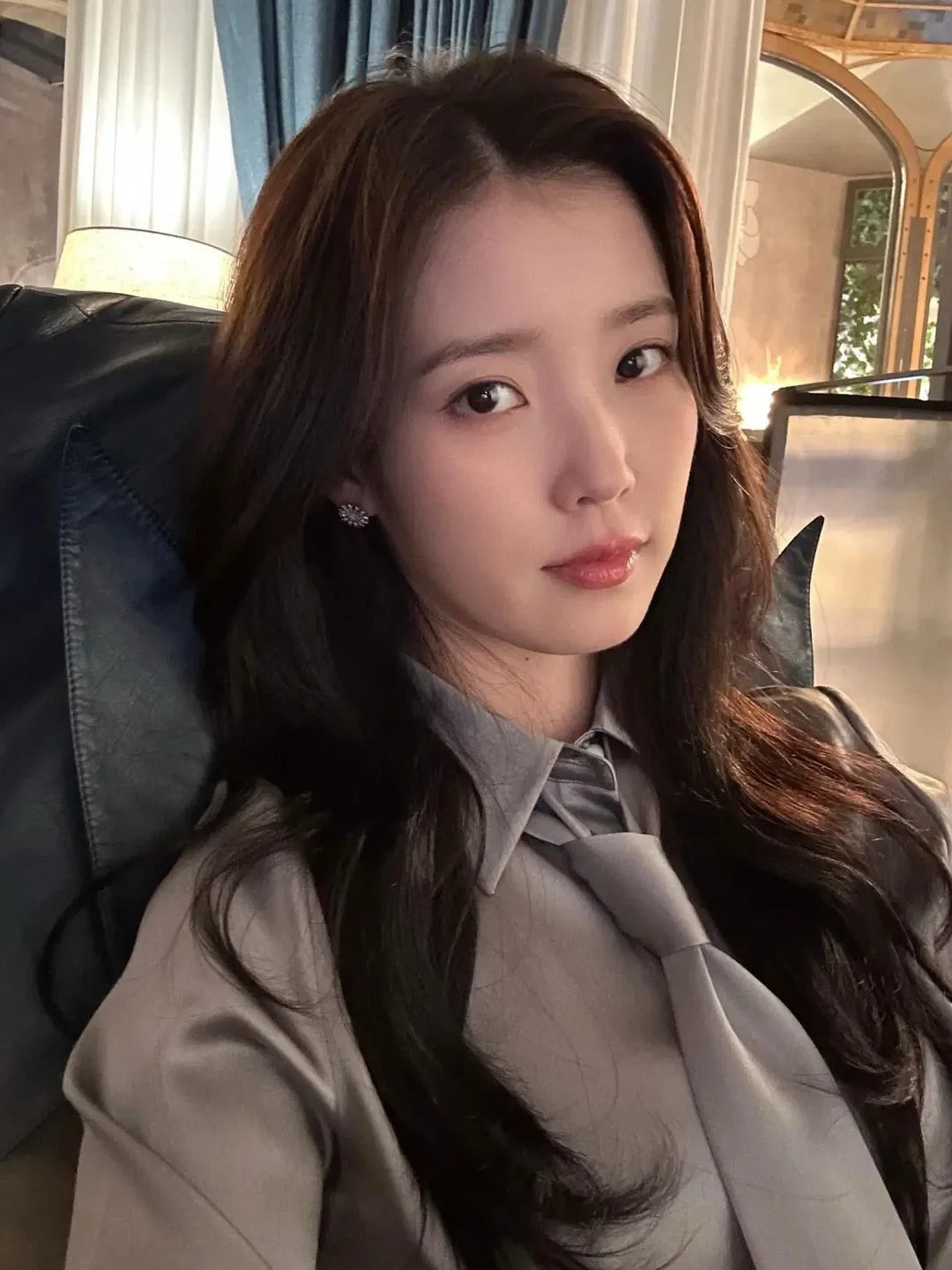 Behind-the-scenes cut of IU
