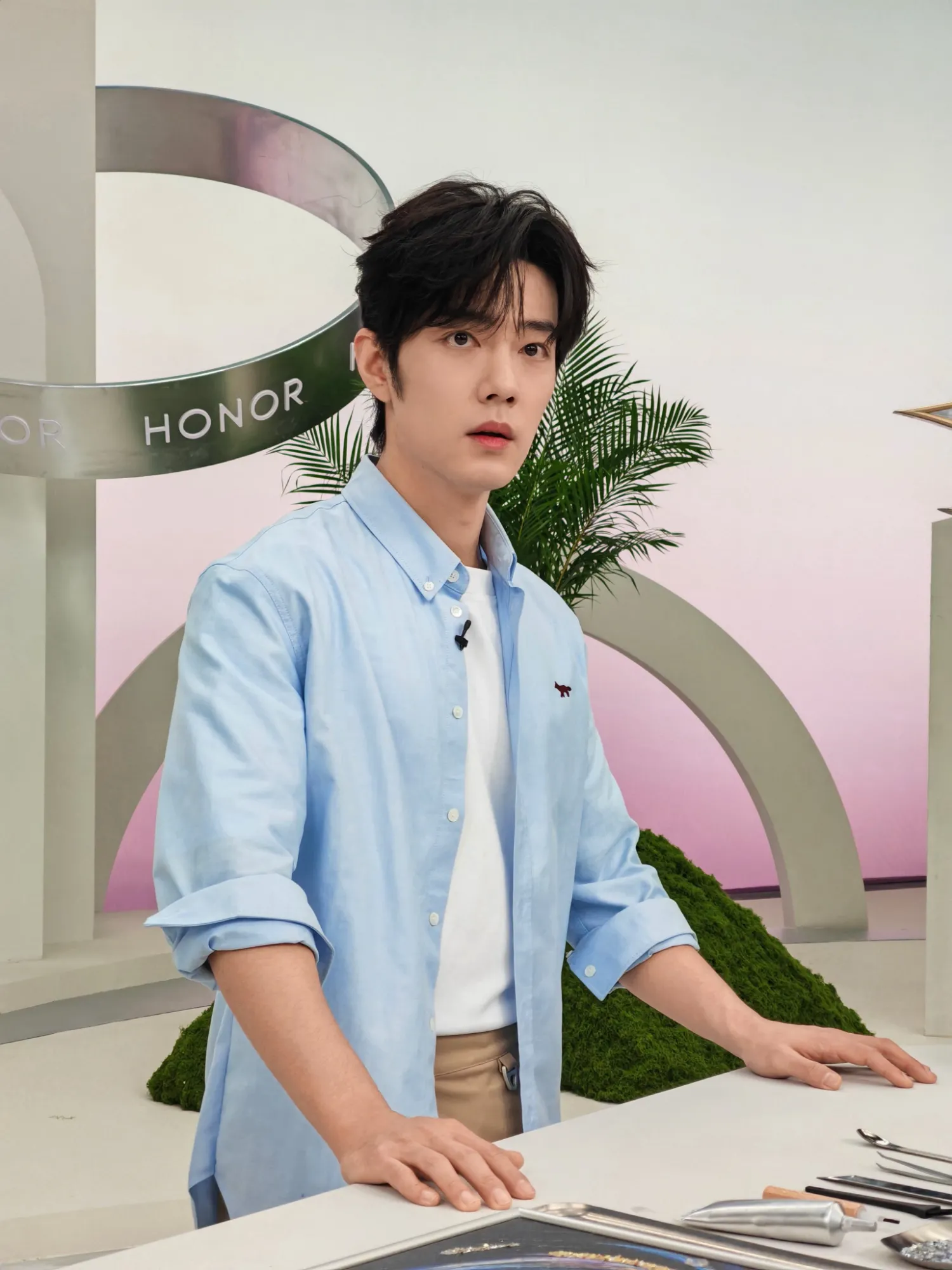Behind-the-scenes cut of Xiao Zhan