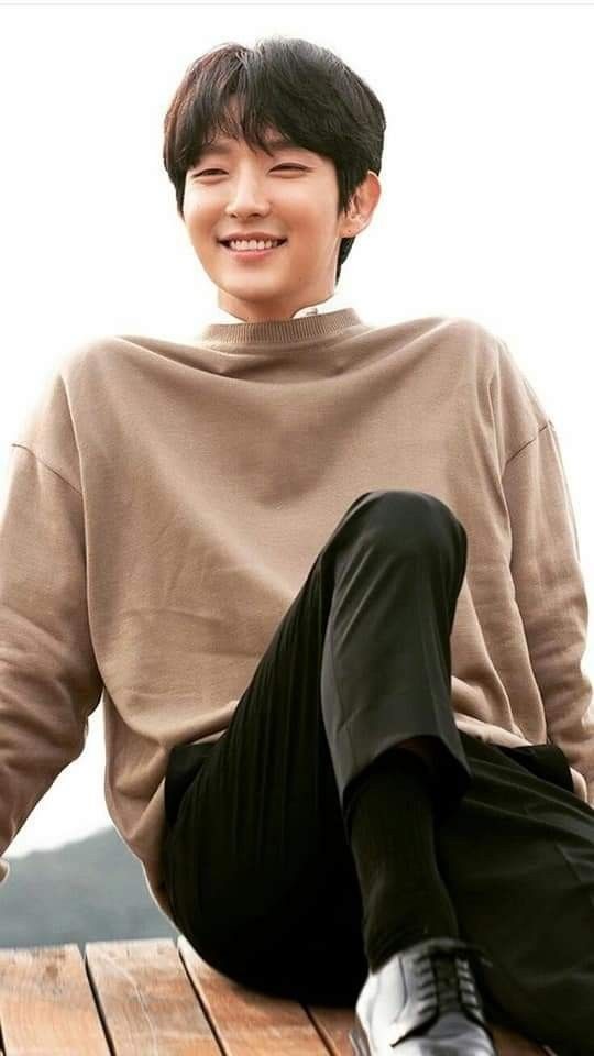 A moment captured by a fan of Lee Joongi