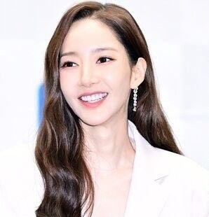 パク・ミニョンの最近の活動ショット