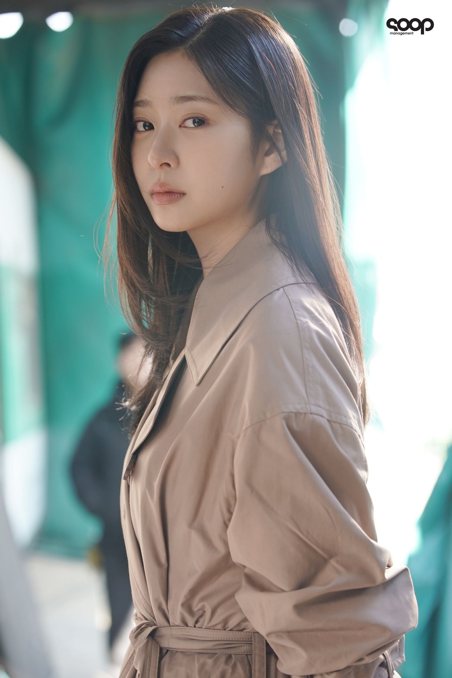 Behind-the-scenes cut of Kim Minju