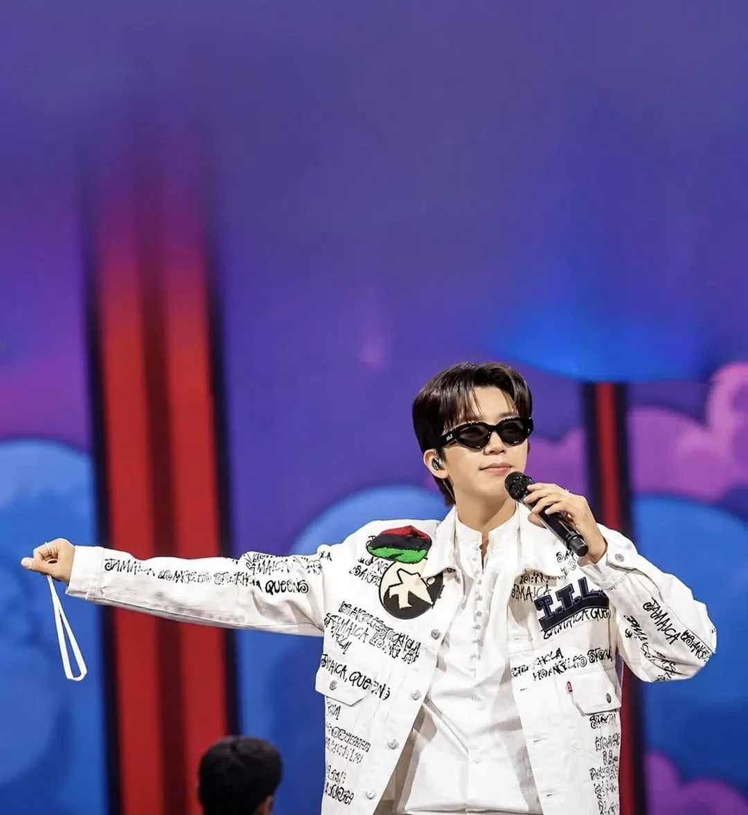 A moment captured by a fan of Lim Youngwoong
