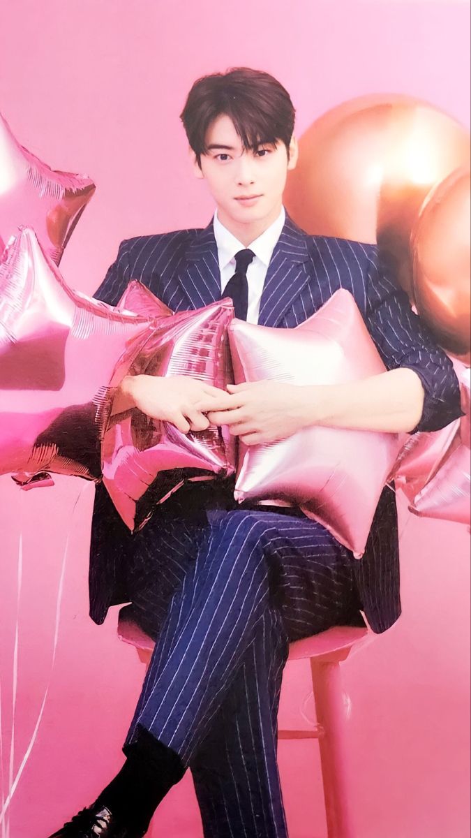 Foto kegiatan terbaru dari Cha Eunwoo