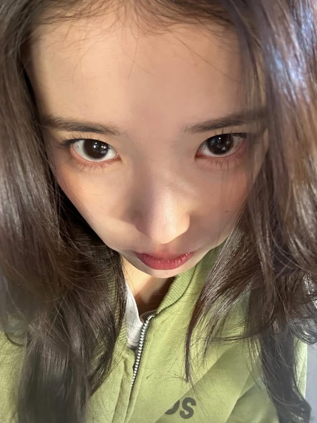 Behind-the-scenes cut of IU