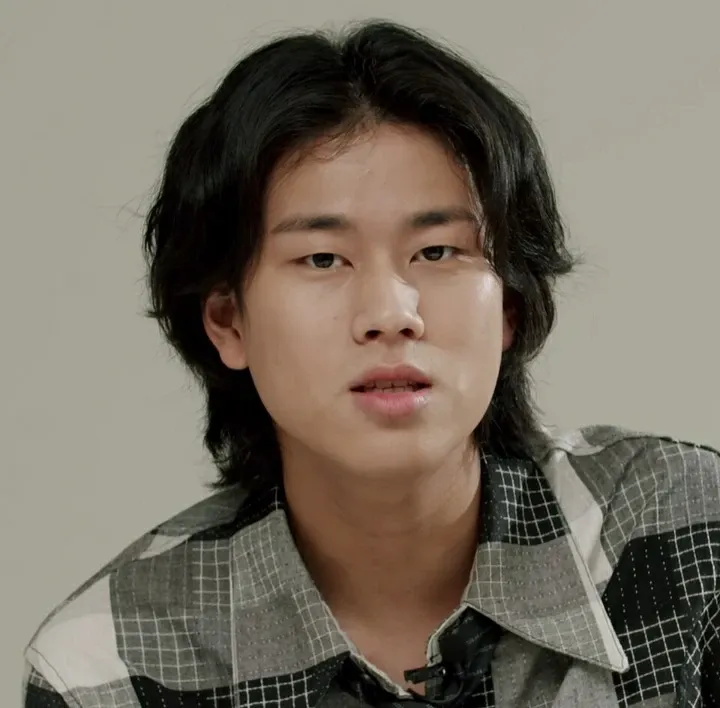 Recent activity shot of Lee Mujin