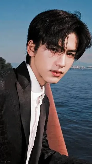 Latest photo of Zhang Linghe