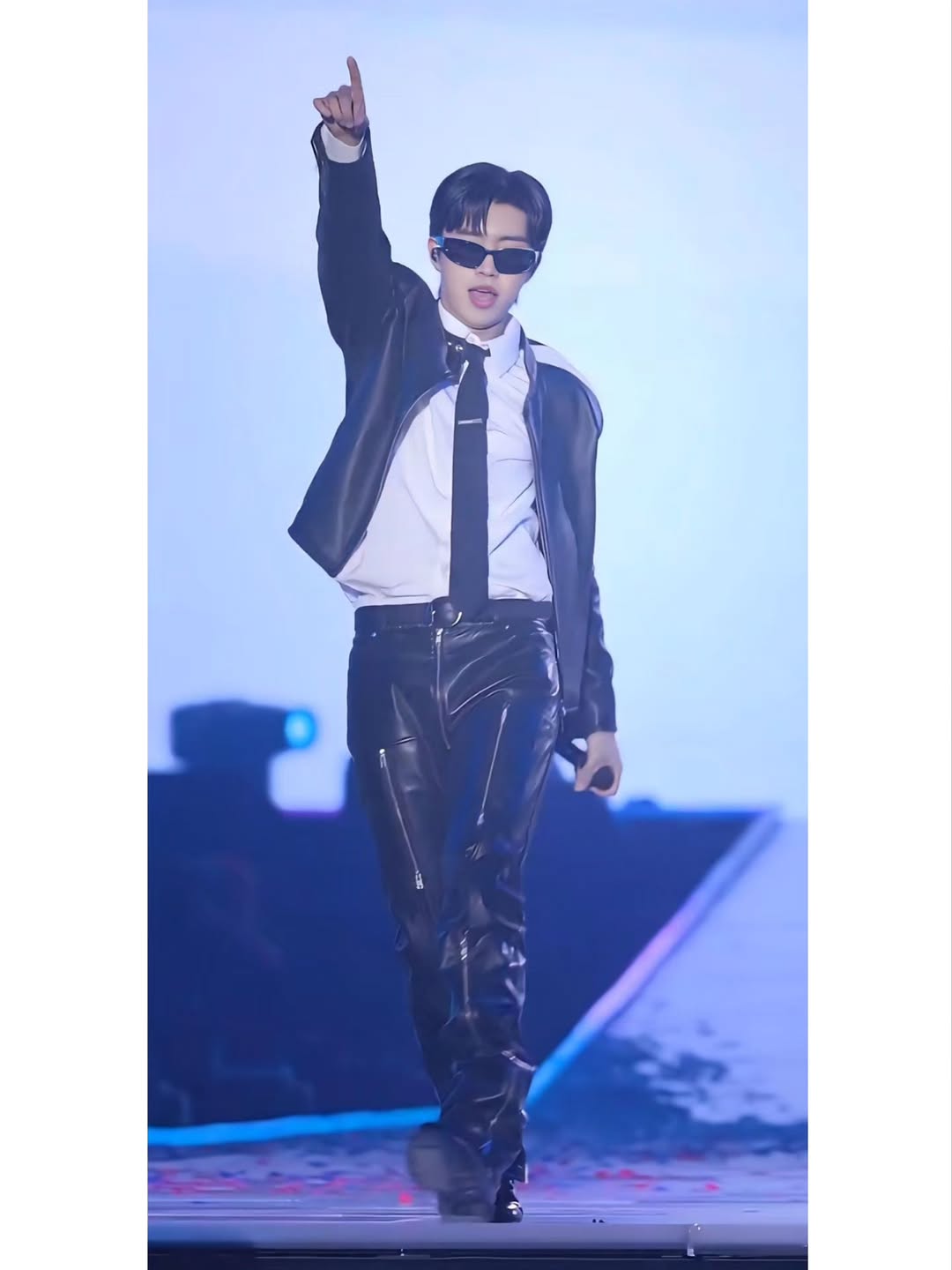 Behind-the-scenes cut of Lim Youngwoong