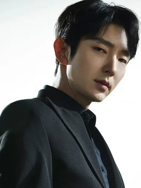 A moment captured by a fan of Lee Joongi