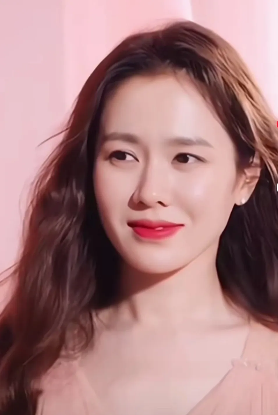 Foto terbaru dari Son Yejin