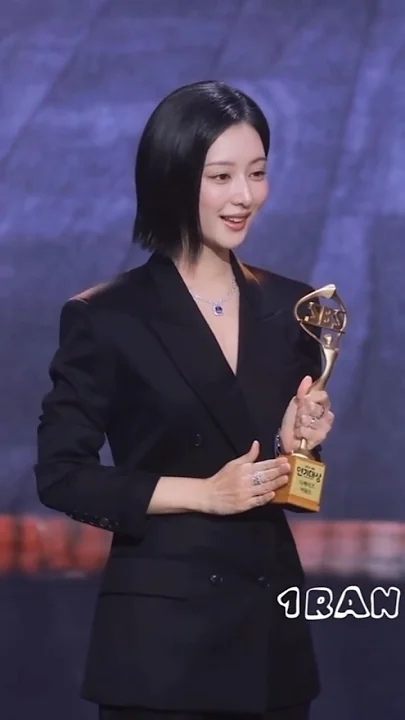 Kim Jiwon background image recommended by Choeaedol Celeb fandom