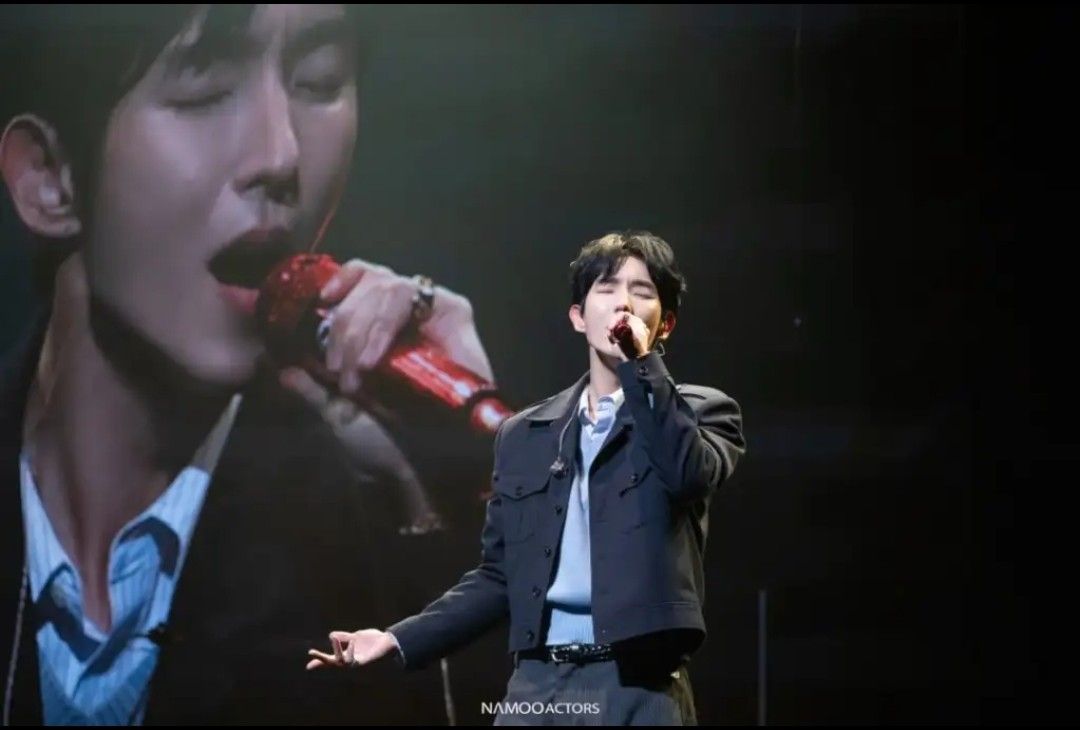 Behind-the-scenes cut of Lee Joongi