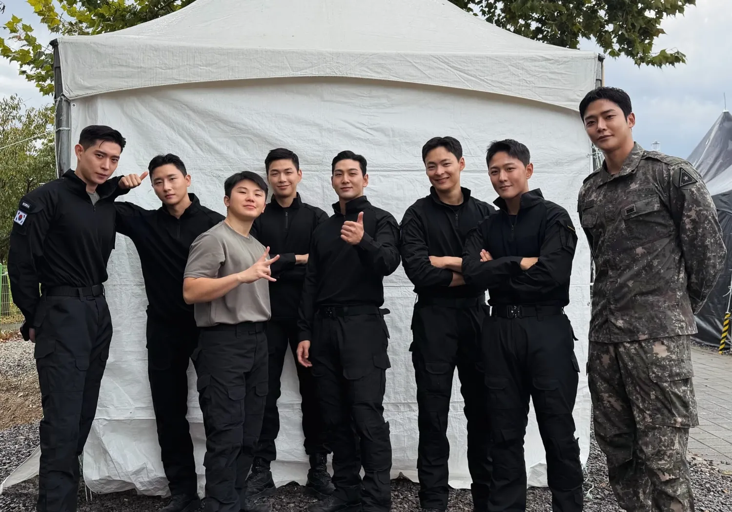 Behind-the-scenes cut of Kim Youngdae