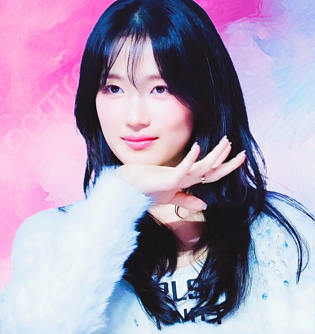 Latest photo of Kim Hyeyoon