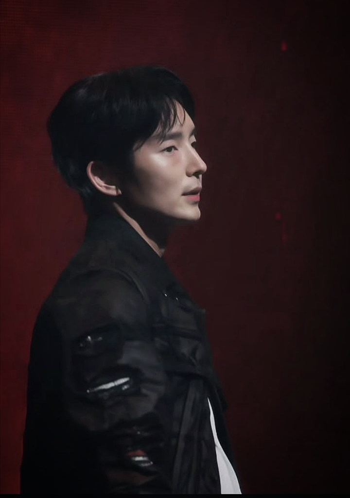 Recent activity shot of Lee Joongi