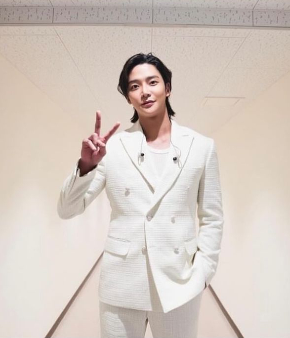 粉丝拍下的路云瞬间