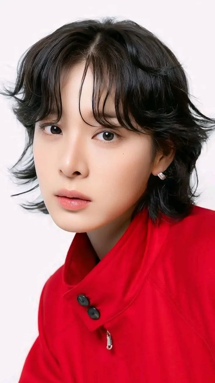 Behind-the-scenes cut of Seol Inah