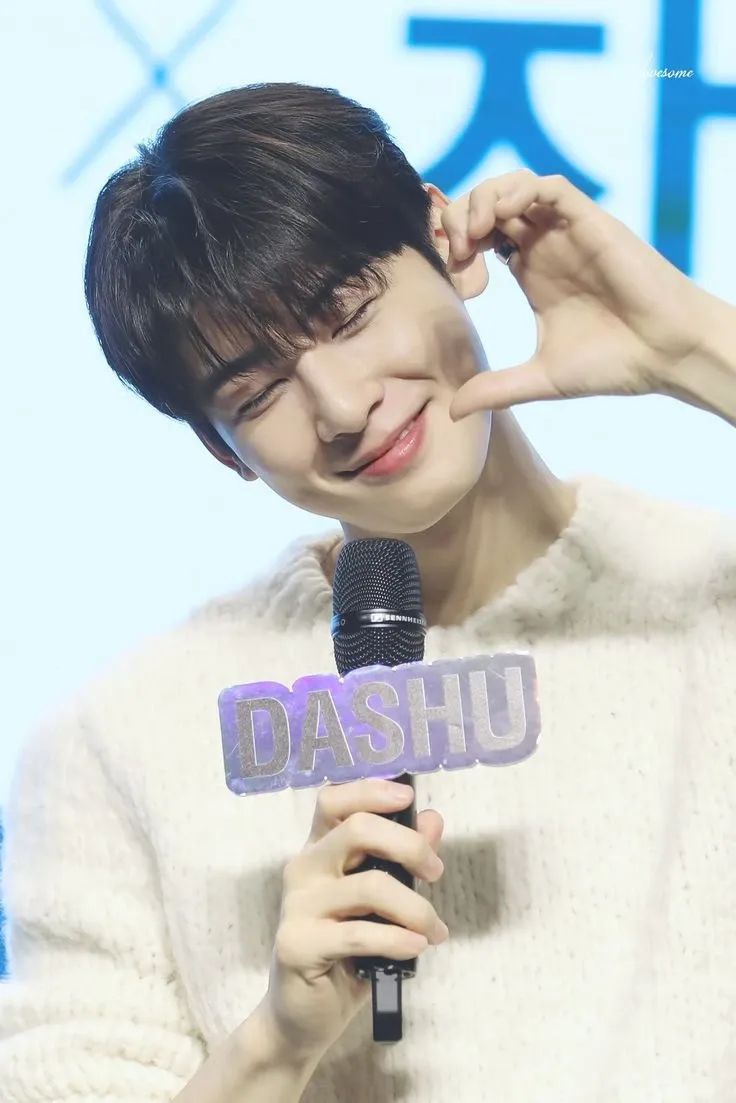Recent activity shot of Cha Eunwoo