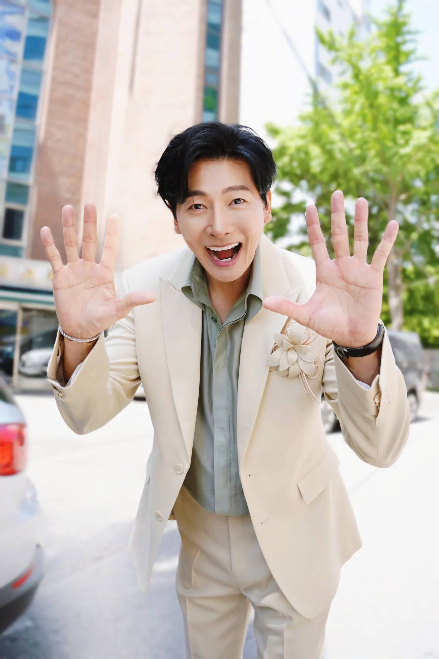 Behind-the-scenes cut of Kim Yongpil