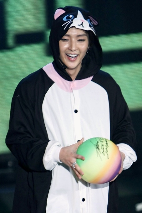 Behind-the-scenes cut of Lee Joongi