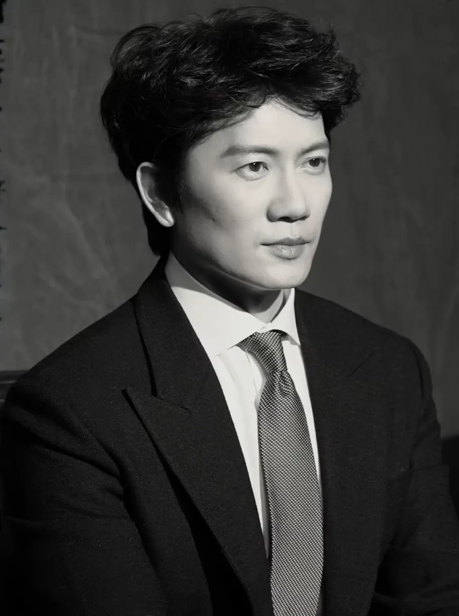 Latest photo of Ji Sung