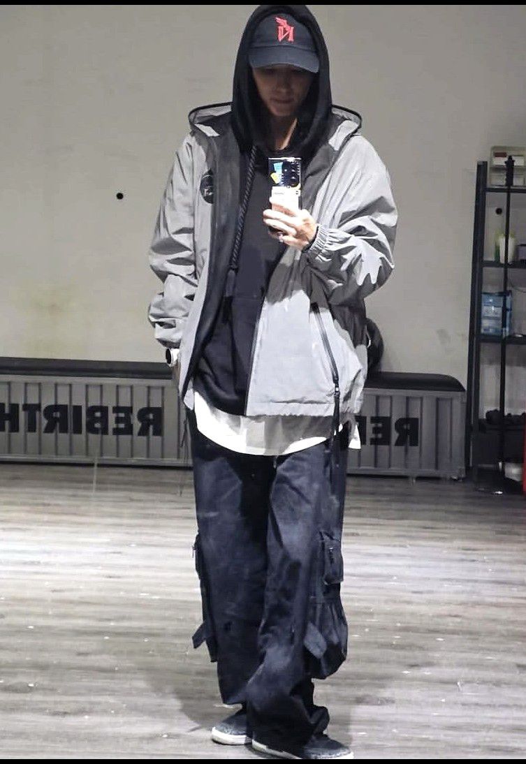 Cuplikan di balik layar dari Lee Joongi