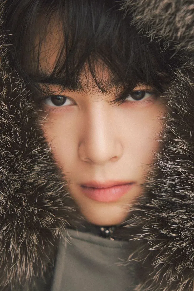 Latest photo of Cha Eunwoo