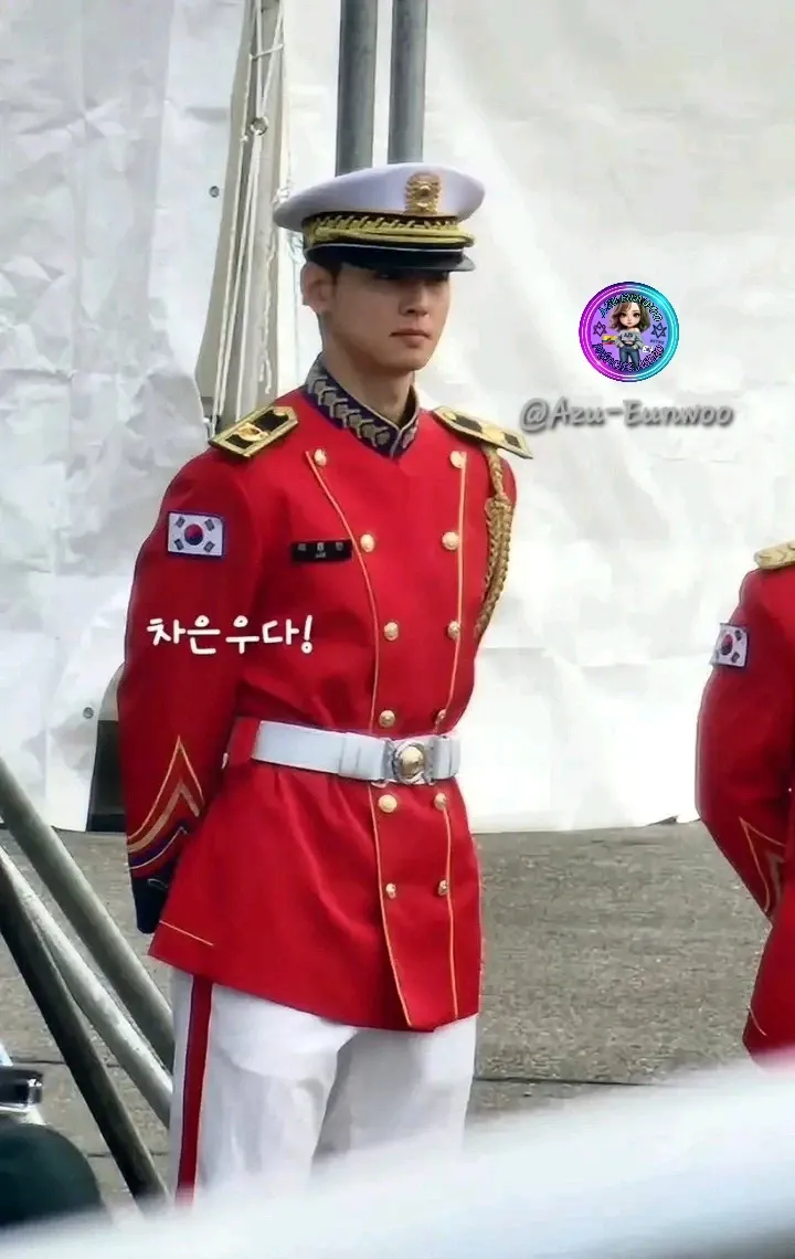Latest photo of Cha Eunwoo