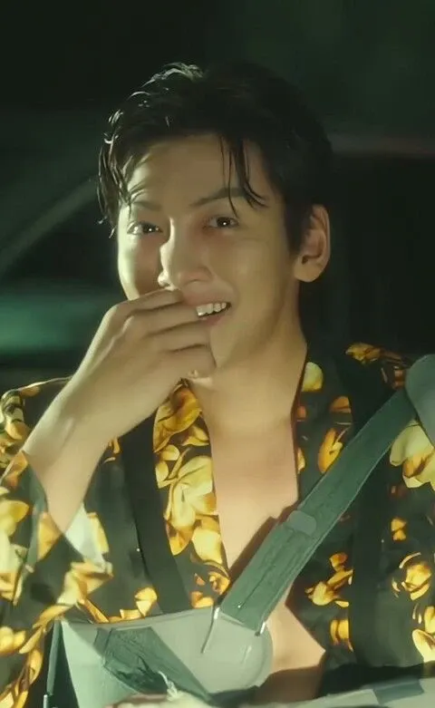 Behind-the-scenes cut of Ji Changwook