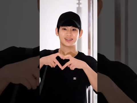 A moment captured by a fan of Kim Soohyun