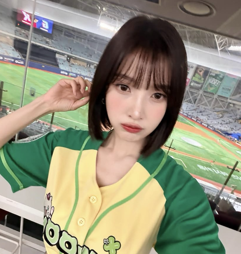 A moment captured by a fan of JOY