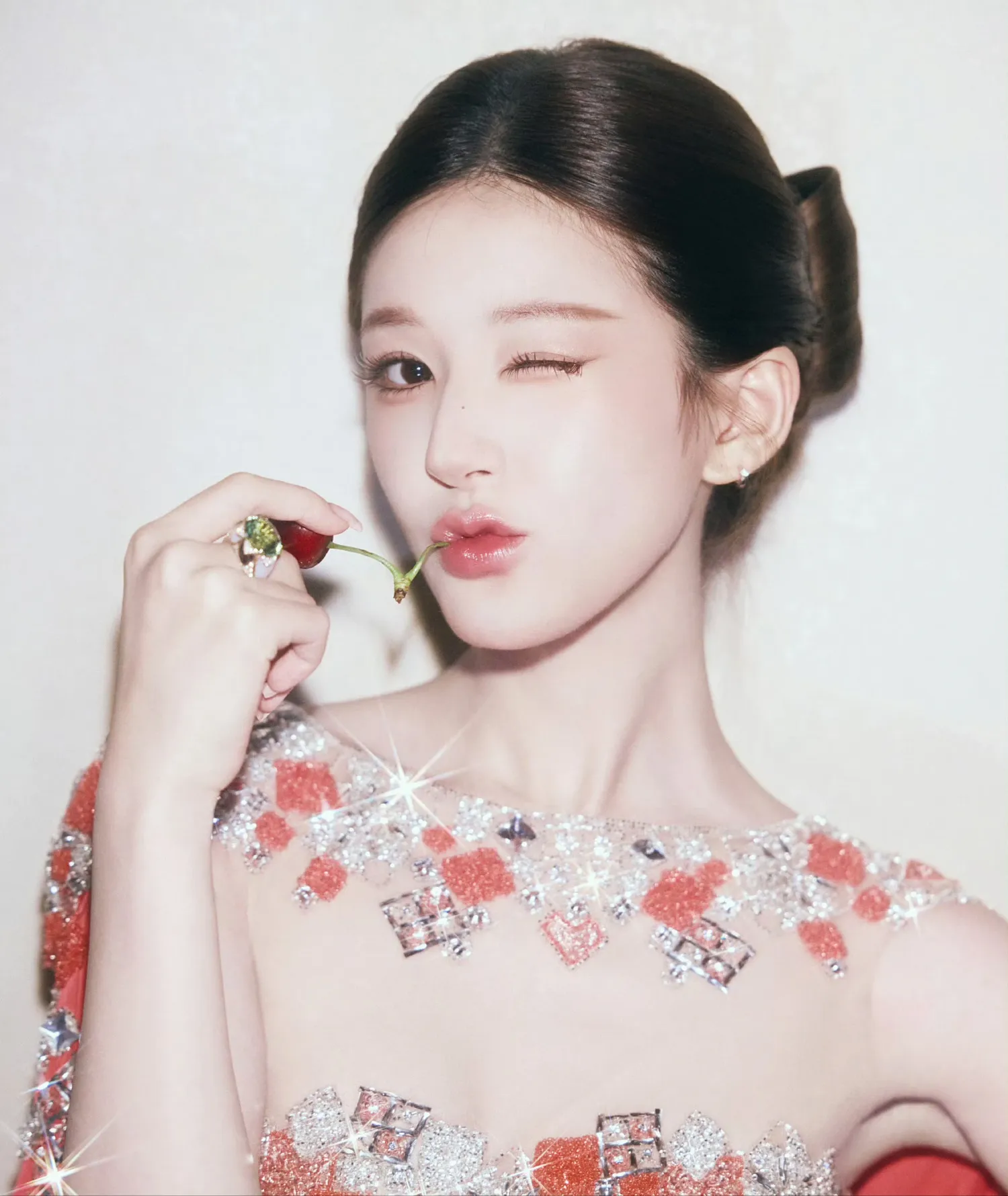 Behind-the-scenes cut of Zhao Lusi