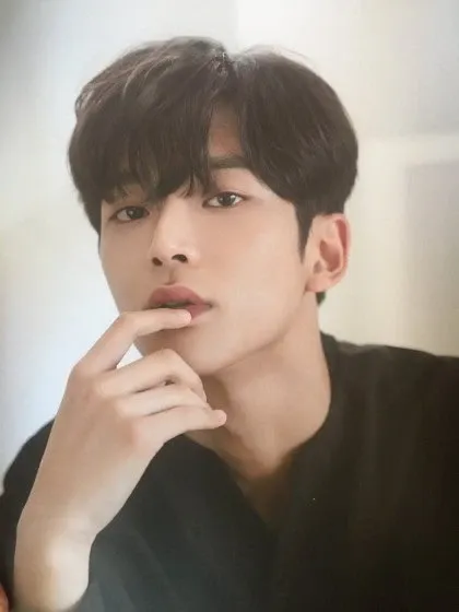 Momen yang diabadikan oleh penggemar Rowoon
