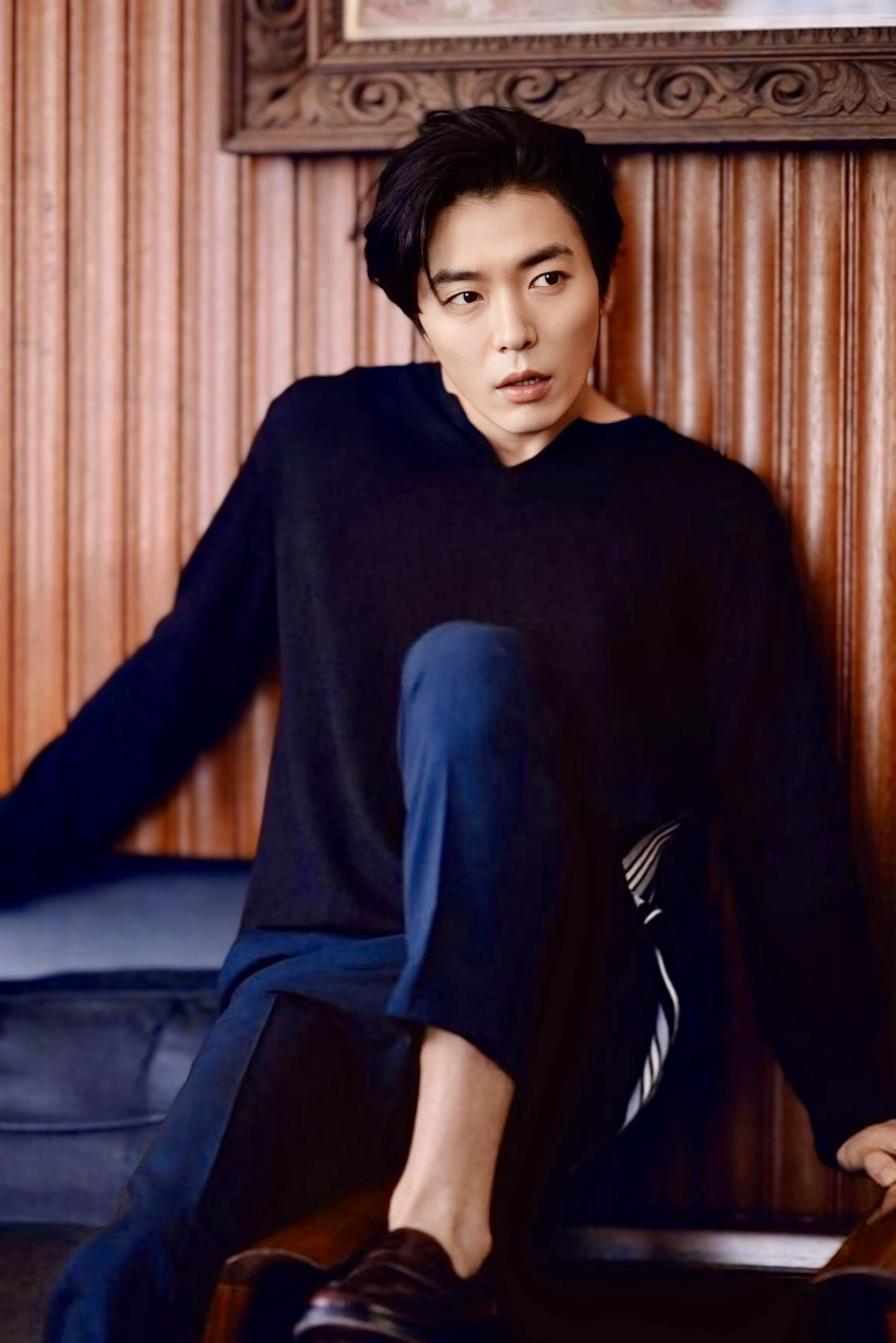 Behind-the-scenes cut of Kim Jaewook