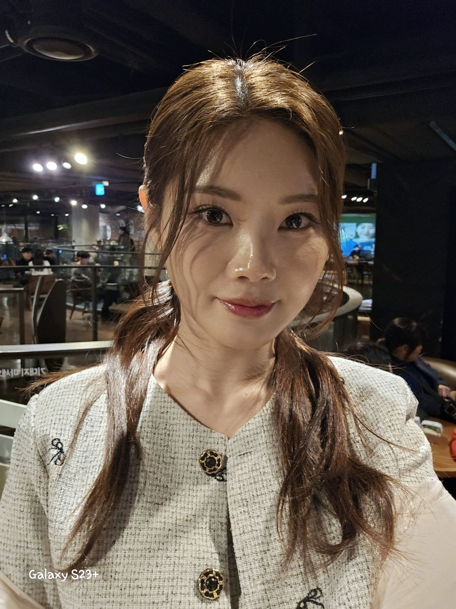 Behind-the-scenes cut of Bae Ahyeon