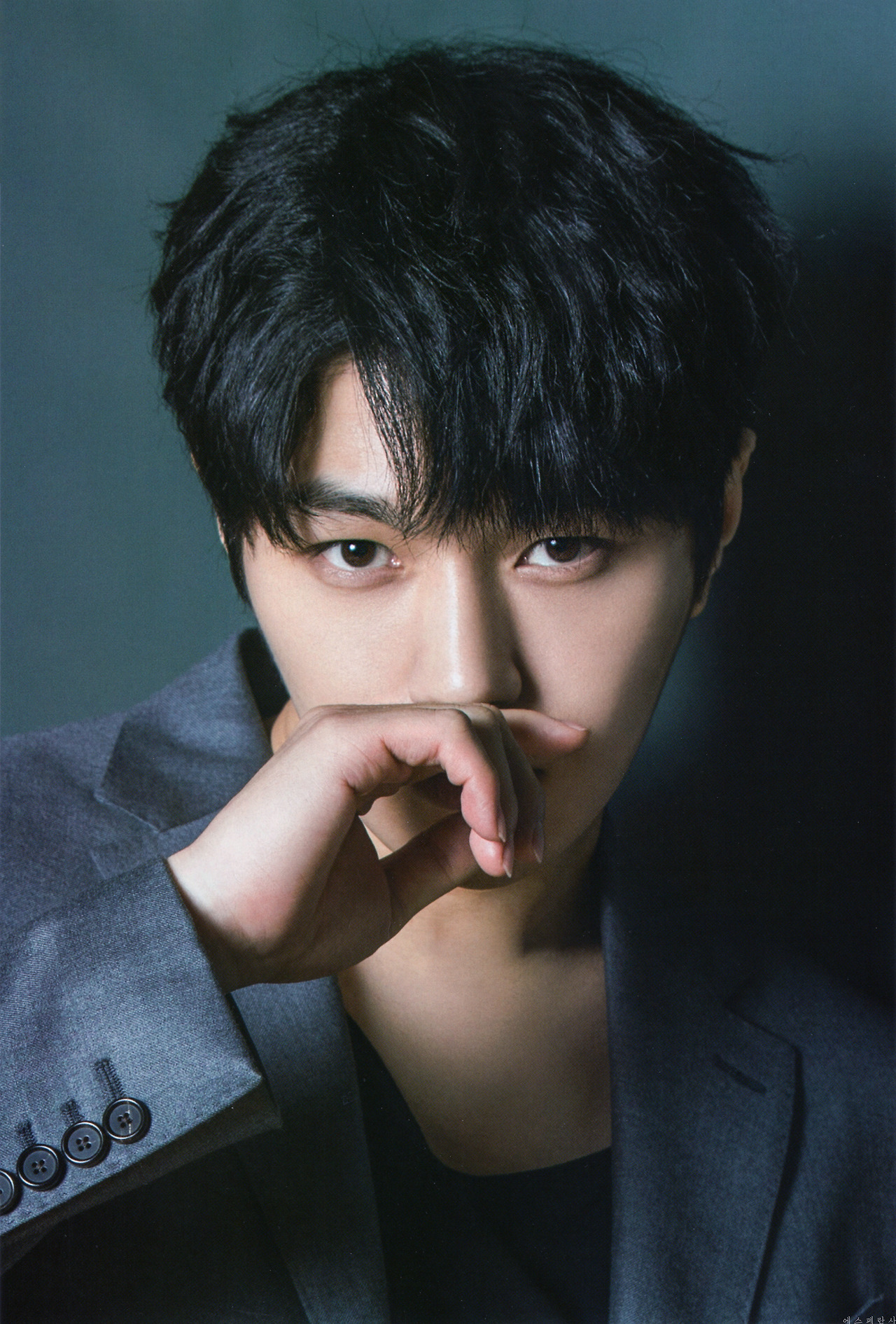 Recent activity shot of Kim Myungsoo (L)