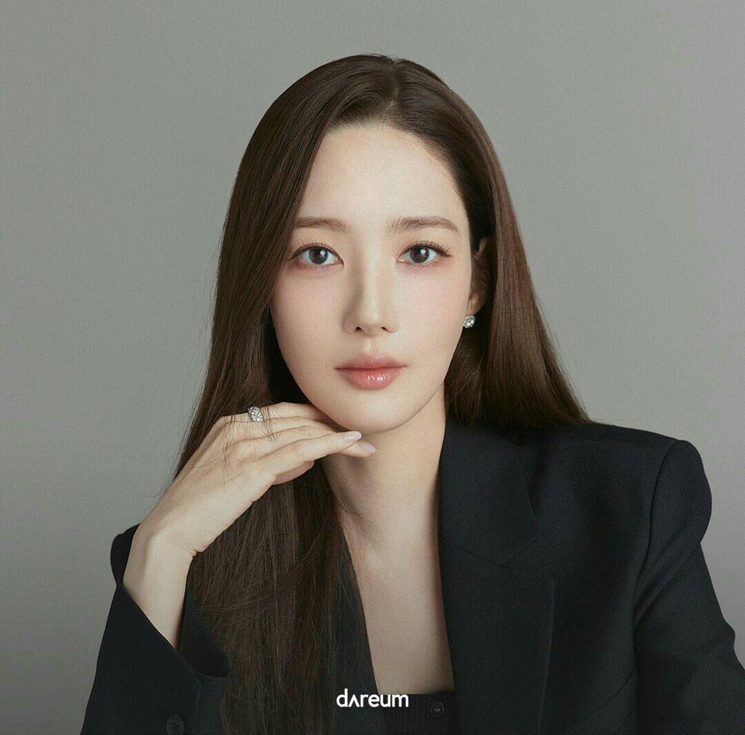 Momen yang diabadikan oleh penggemar Park Minyoung