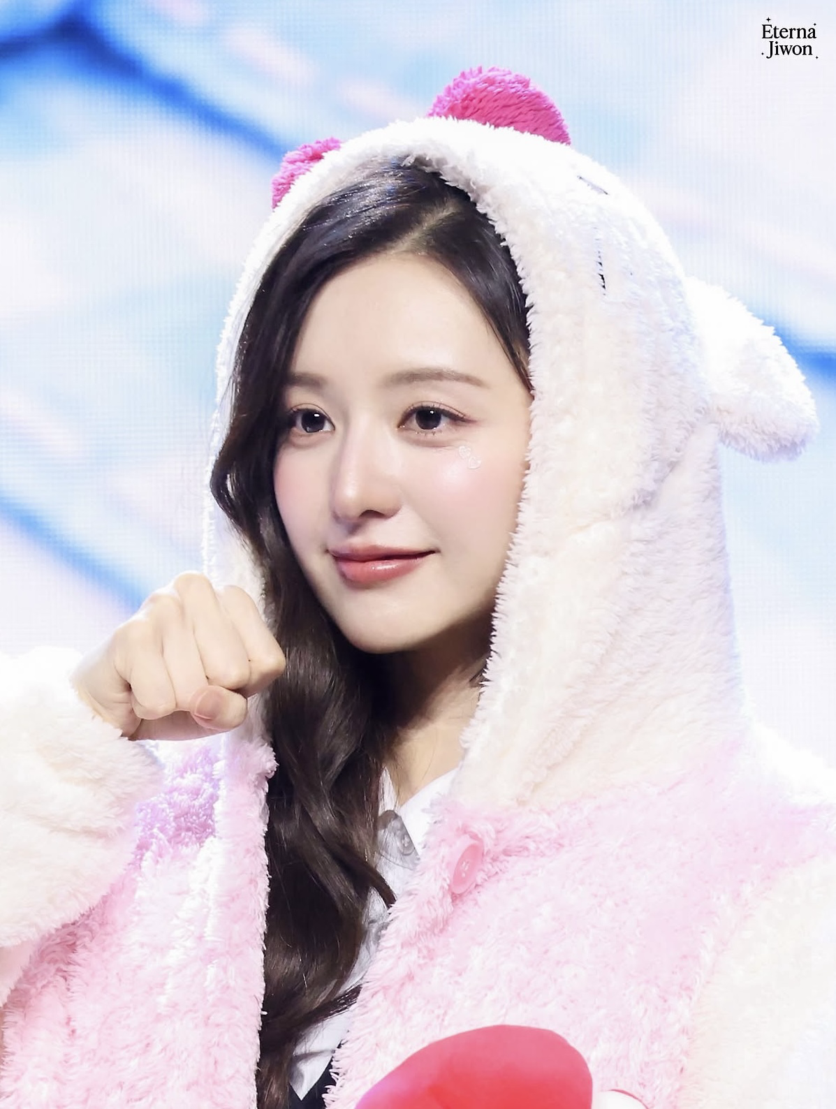 Recent activity shot of Kim Jiwon